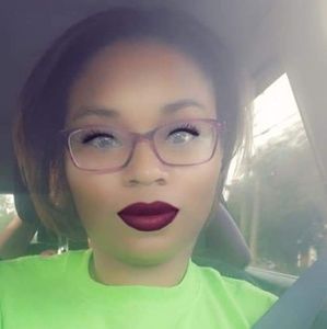 Meet your Posher, Genelle